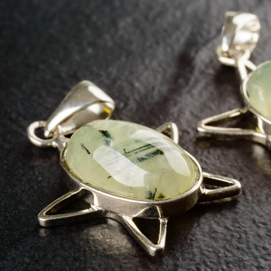 Green Rotile Stone 18K White Gold Oval Shape Pendant (PEN0146)