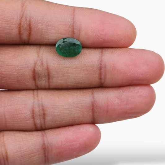 Green Emerald Gemstone For Sale Oval Shape 3.19 Carats 11x8.2mm Size