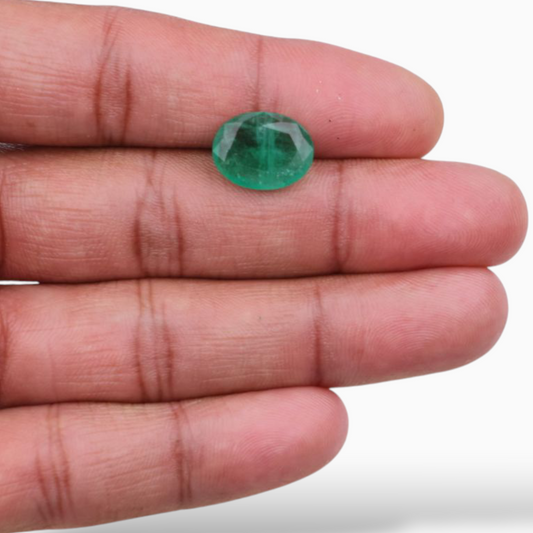 Buy Online Genuine Emerald Gemstone In Oval Shape 4.84 Carats 14.1x11mm Size