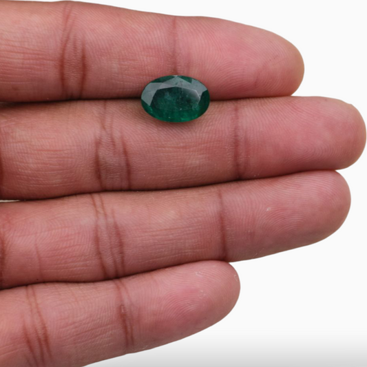 For Sale Real Emerald Stone Oval Shape 5.32 Carats 13.6x9.3mm Size