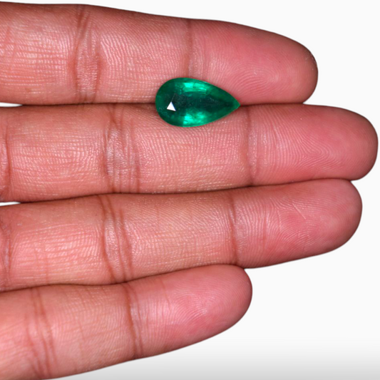 Emerald Green Stone 5.28 Carats Pear Shape 16.6x9.5mm Size