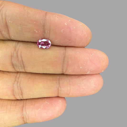 Oval Shape in Pink Sapphire Gemstone 1.03 Carats & 7.3 x 5 mm Size