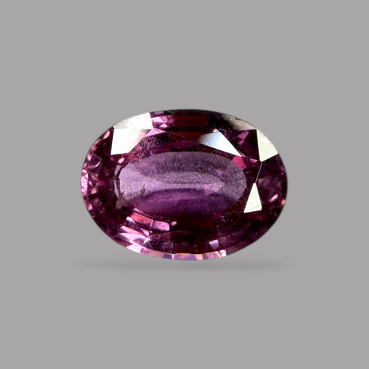 Oval Shape in Pink Sapphire Gemstone 1.63 Carats & 8 x 6 mm Size