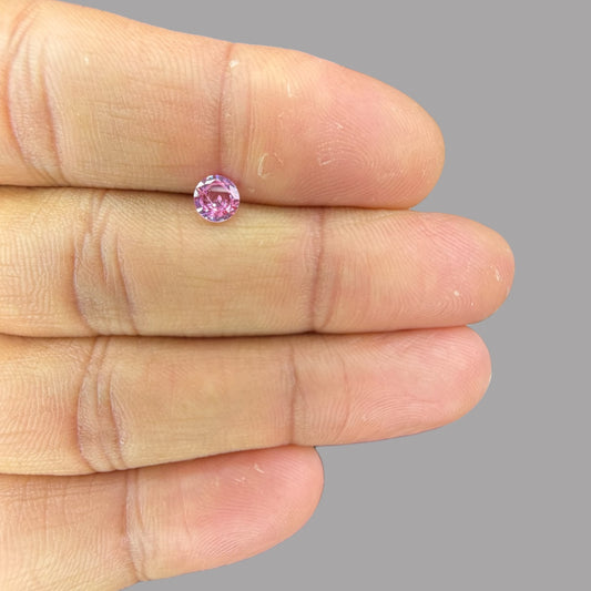 Round Cut Shape in Pink Sapphire Gemstone 0.56 Carats & 5.1 mm Size