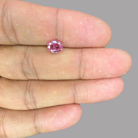 Oval Shape in Pink Sapphire Gemstone 1.23 Carats & 6.8 x 5.4 mm Size