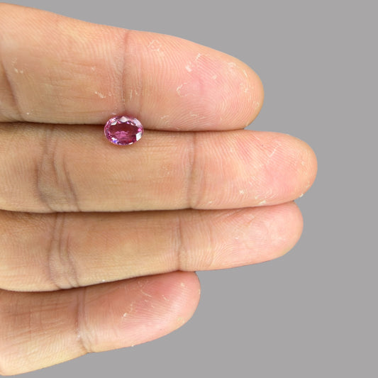 Oval Shape in Pink Sapphire Gemstone 1.07 Carats & 6.8 x 5.2 mm Size