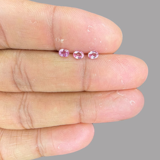 Pink Sapphire Natural Stone Oval Cut 17.99 Carats 4 x 3 mm in Total