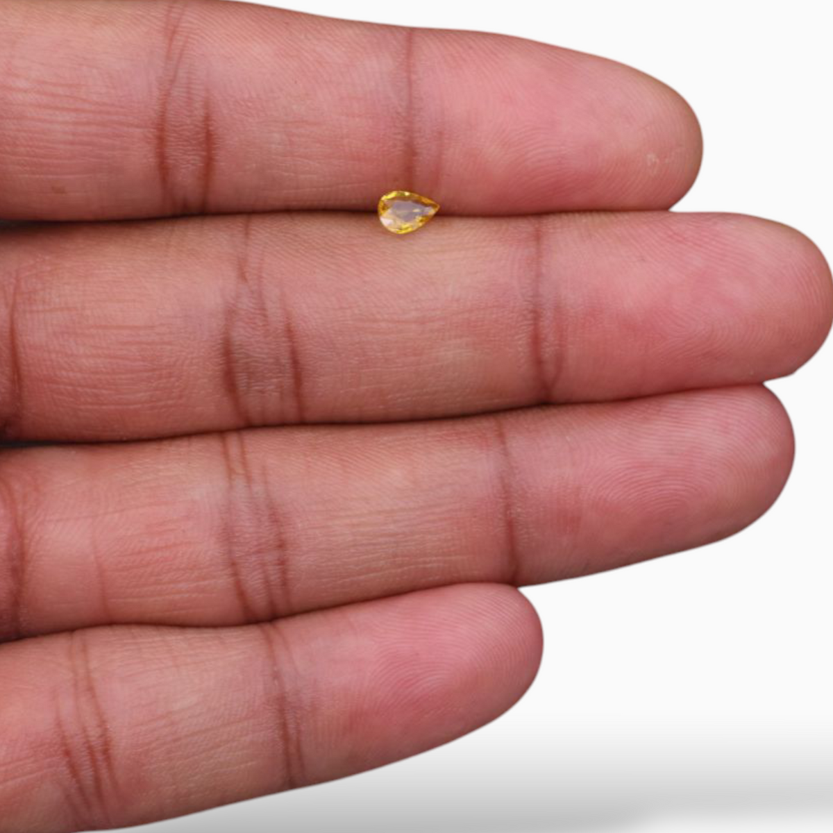 0.34 Carats in Pear Shape Yellow Sapphire Gemstone & 6x4mm Size
