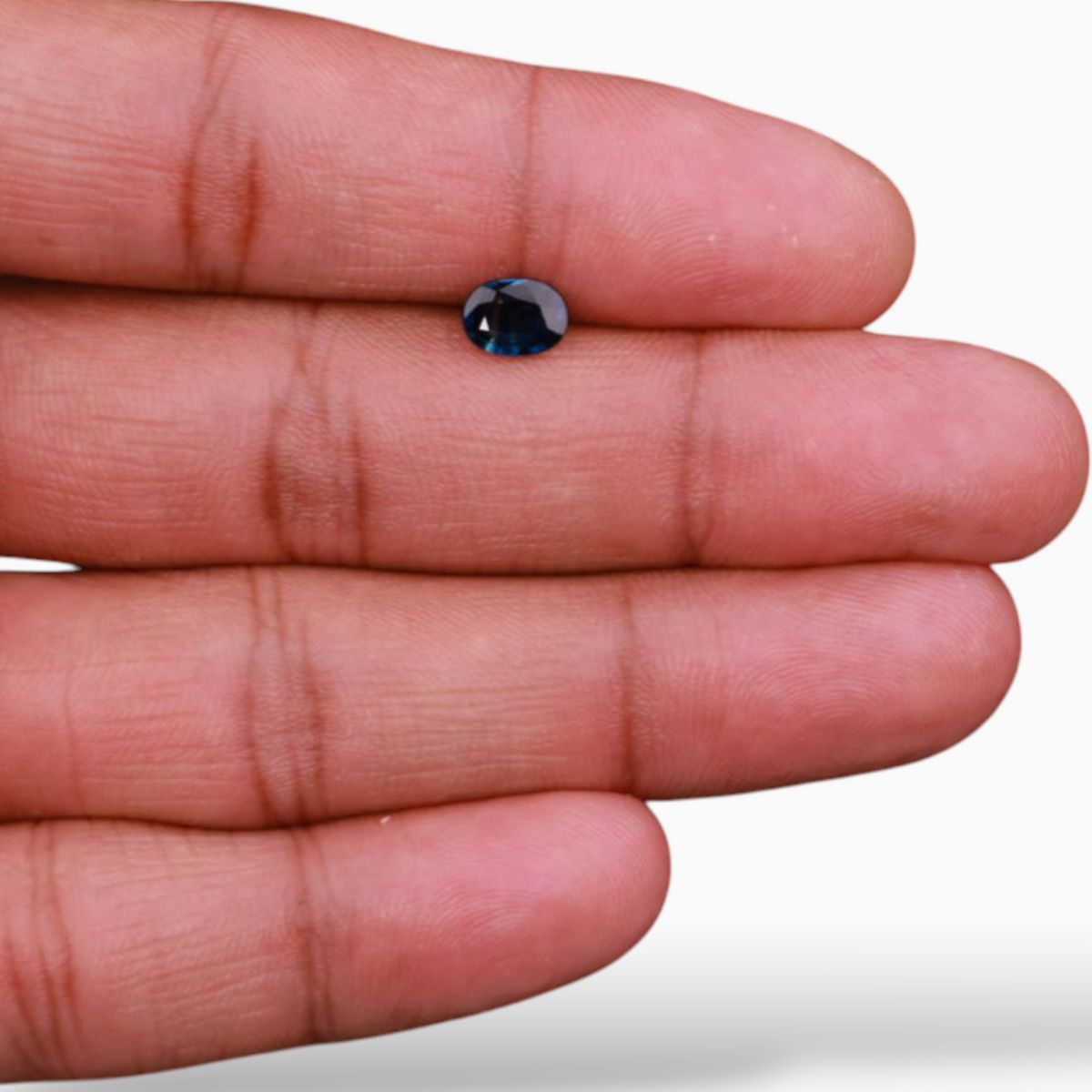 0.98 Carats Blue Sapphire in Oval Shape & 7.1x5.3mm Size