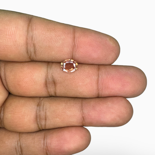 1.05 Carats Padparadscha Sapphire Natural Stone Oval 7.60 × 5.80 × 2.77 mm