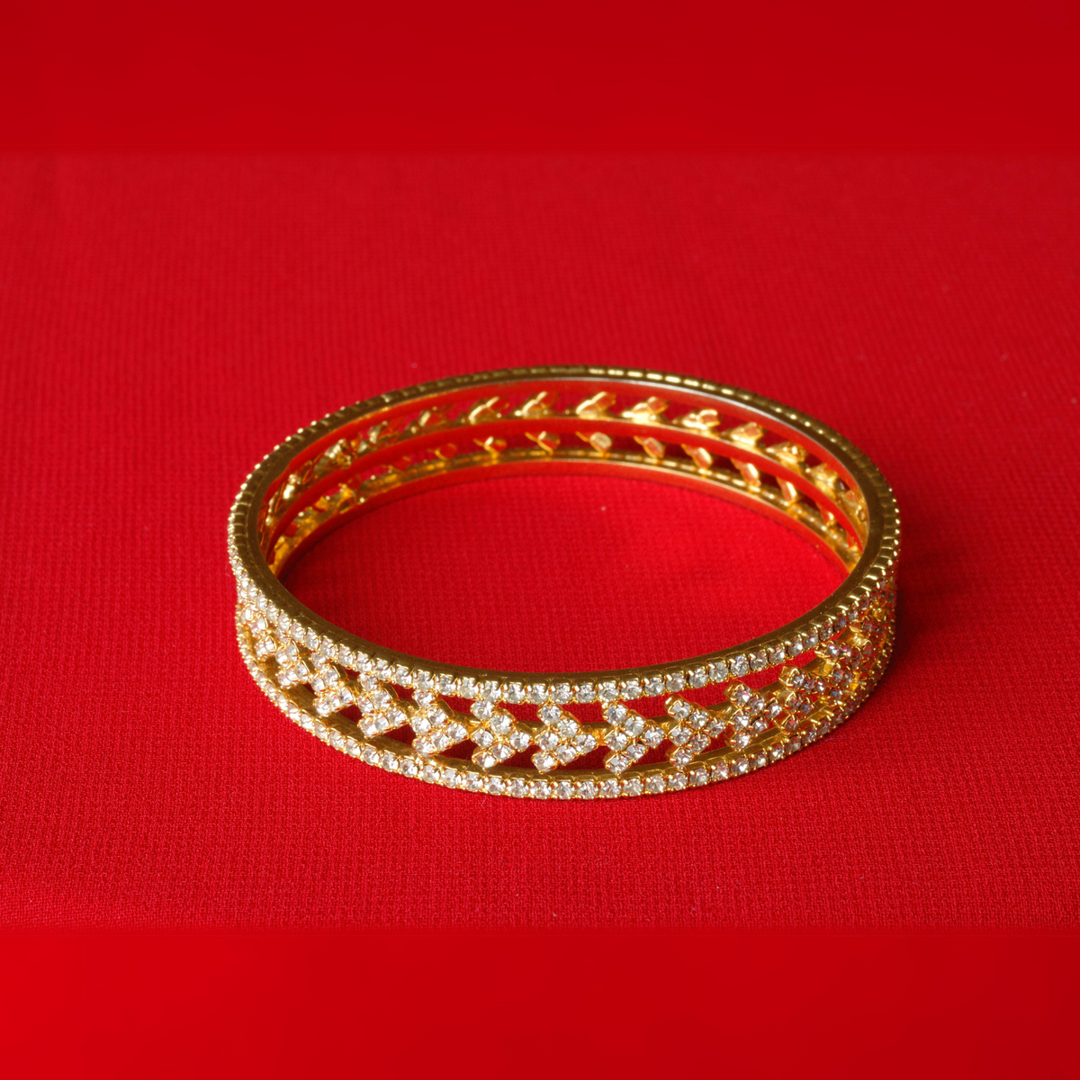 Moissanite / Zircon with 18K Gold Minimal Premium Shape Bangle for Women (BAN1015)