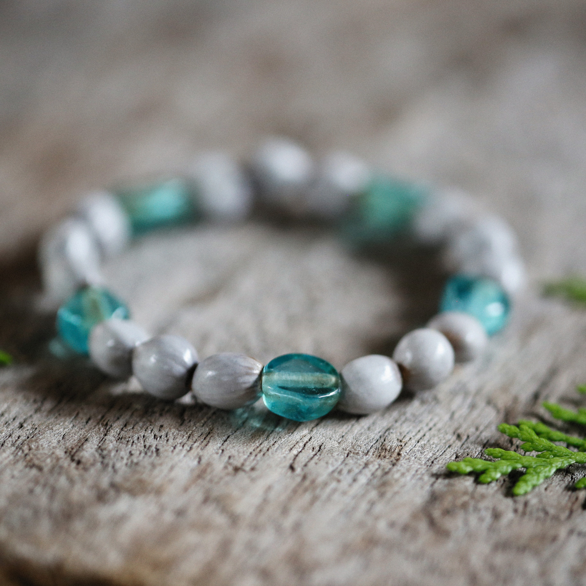 Green or White Beads Bracelet for Women (BRA0172)