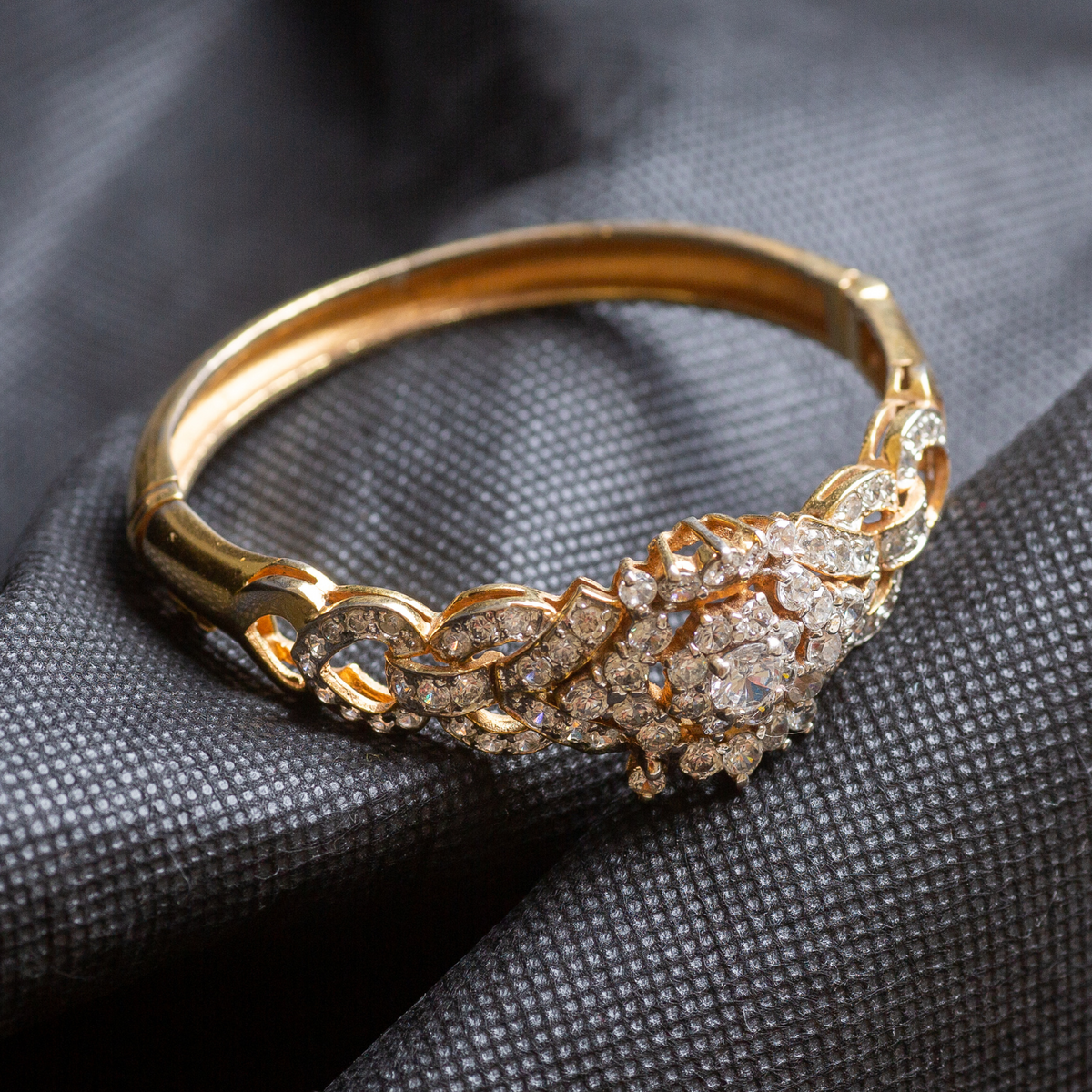 Moissanite / Zircon with Handcrafted 18K Gold Bangle for Women (BAN0994)