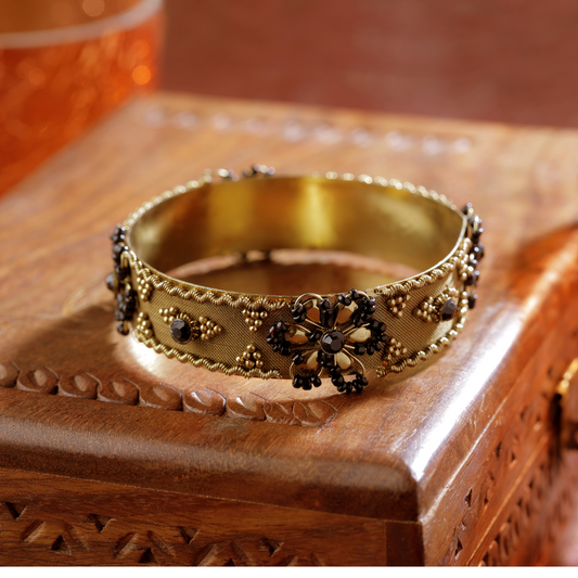 Natural Black Stones with Handcrafted 18K Gold Bangle for Women (BAN0995)