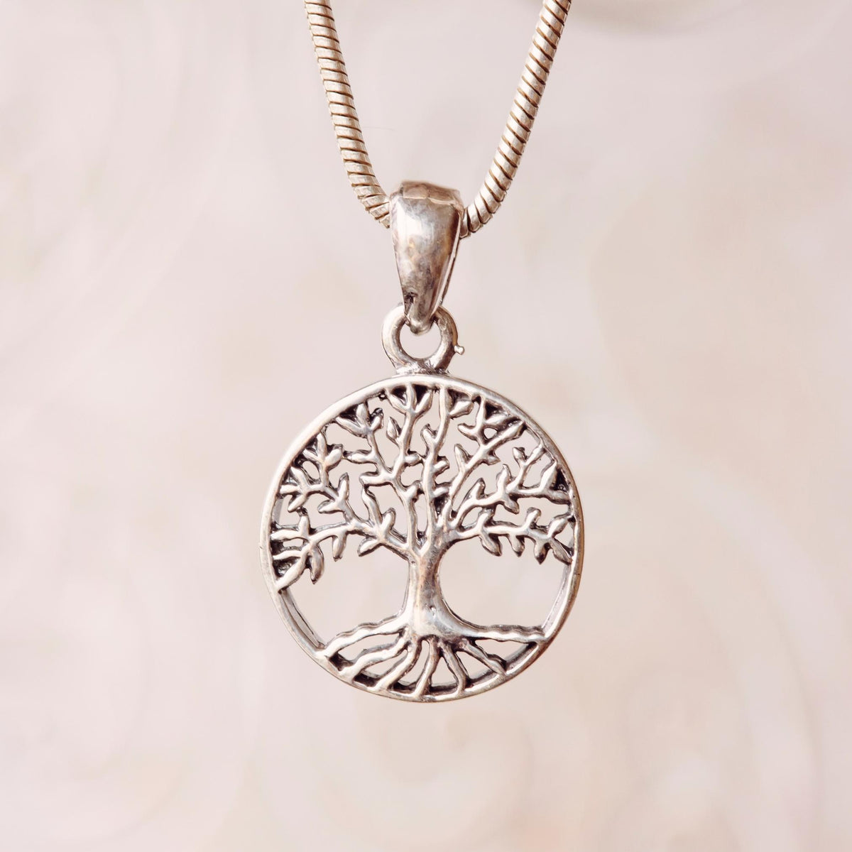 (PEN0096) 18K White Gold Tree Shape Pendant
