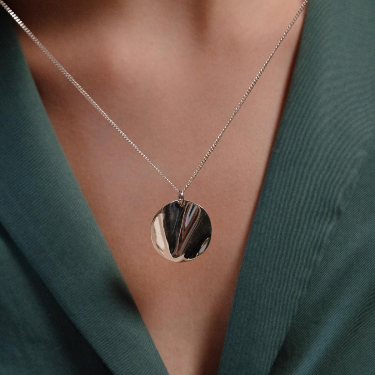 (PEN0099) 18K Rose Gold Pendant round Shape