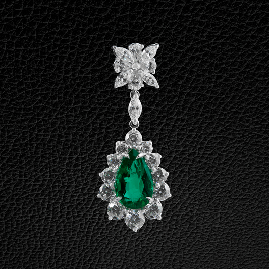 Green Emerald With Moissanite Diamond In Pure Silver 925 Beautiful Designe (EAR0710)