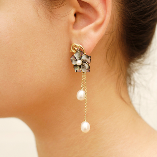 Mother of pearls Flower With Pearl stone In 18K Yellow Gold  Earrings (EAR0760)
