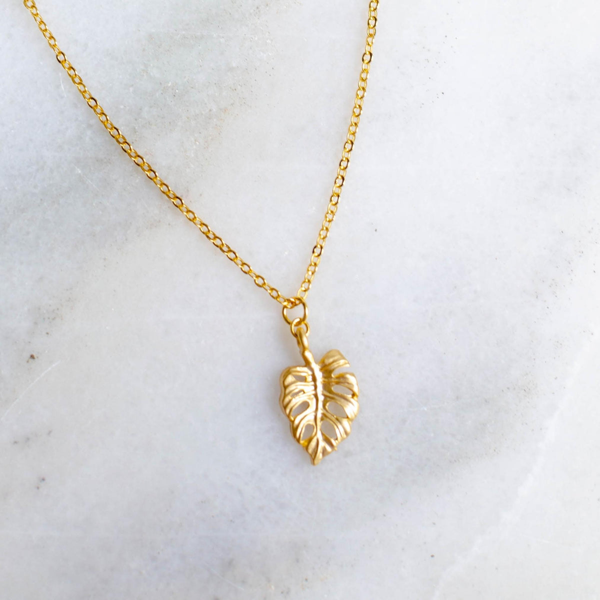 18K Yellow Gold Leaf Shaped Pendants (PEN0118)