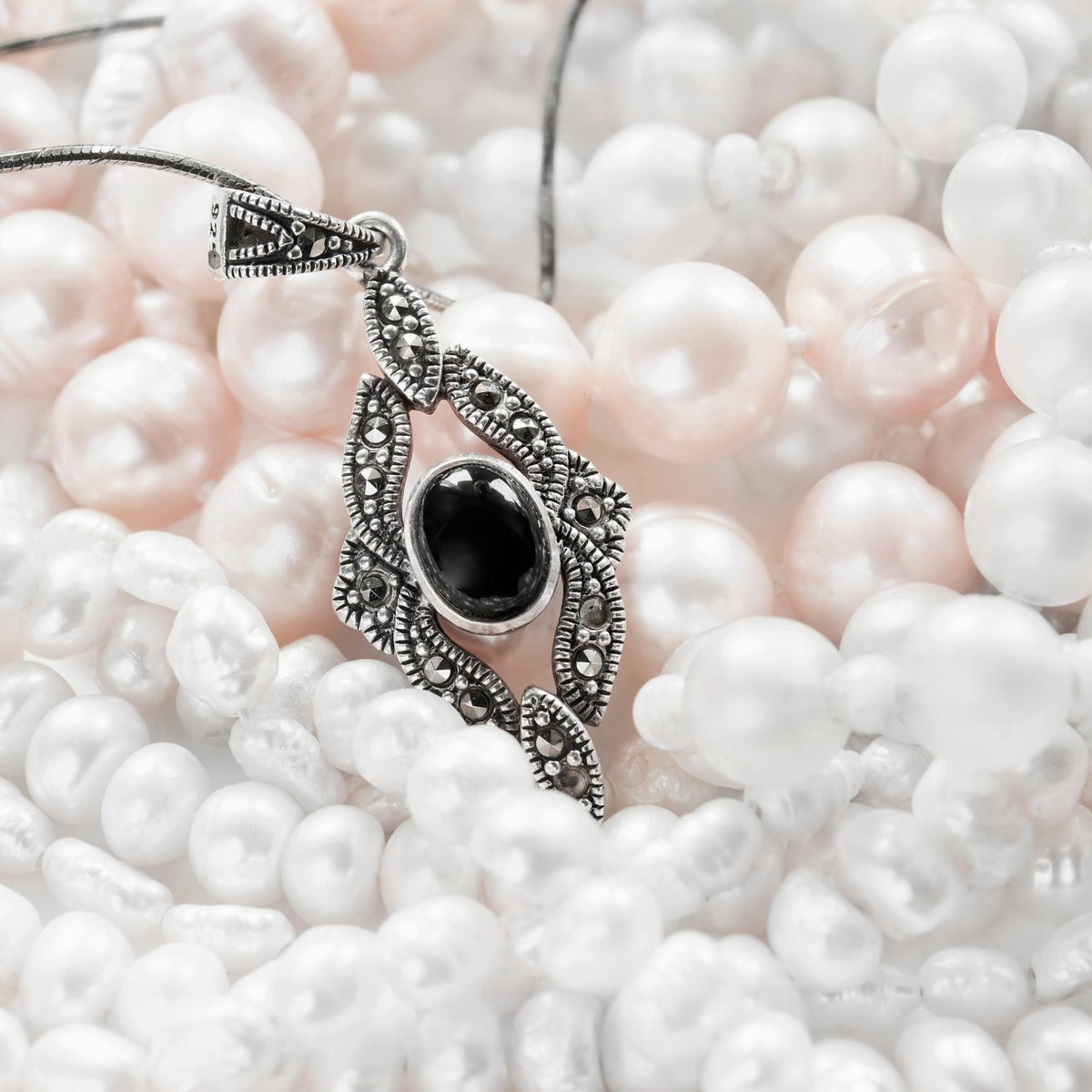 Black Onyx Silver 925 Fancy Pendant Eye Oval Cut (PEN0131)