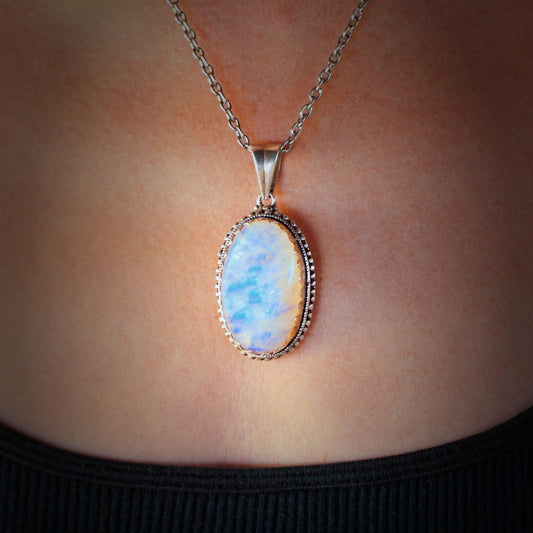 (PEN0072) Silver Pendant (Quality 925) with Natural Opal (2.5 Carats)