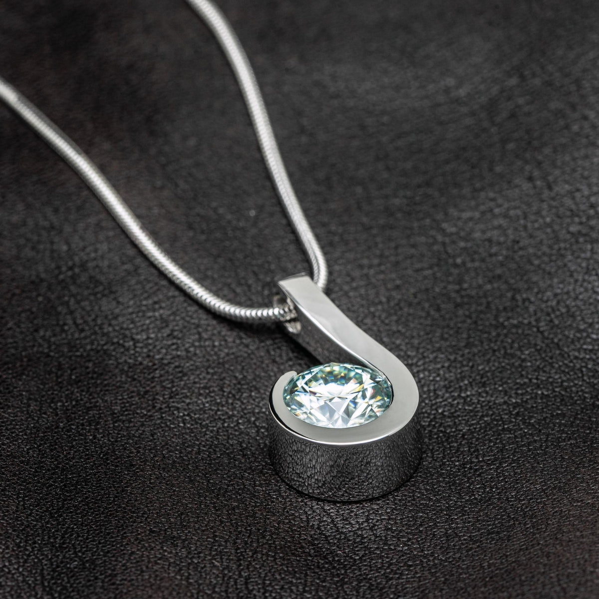 Green Zarcone Silver 925 Hockey Pendant Round Cut Stone (PEN0138)
