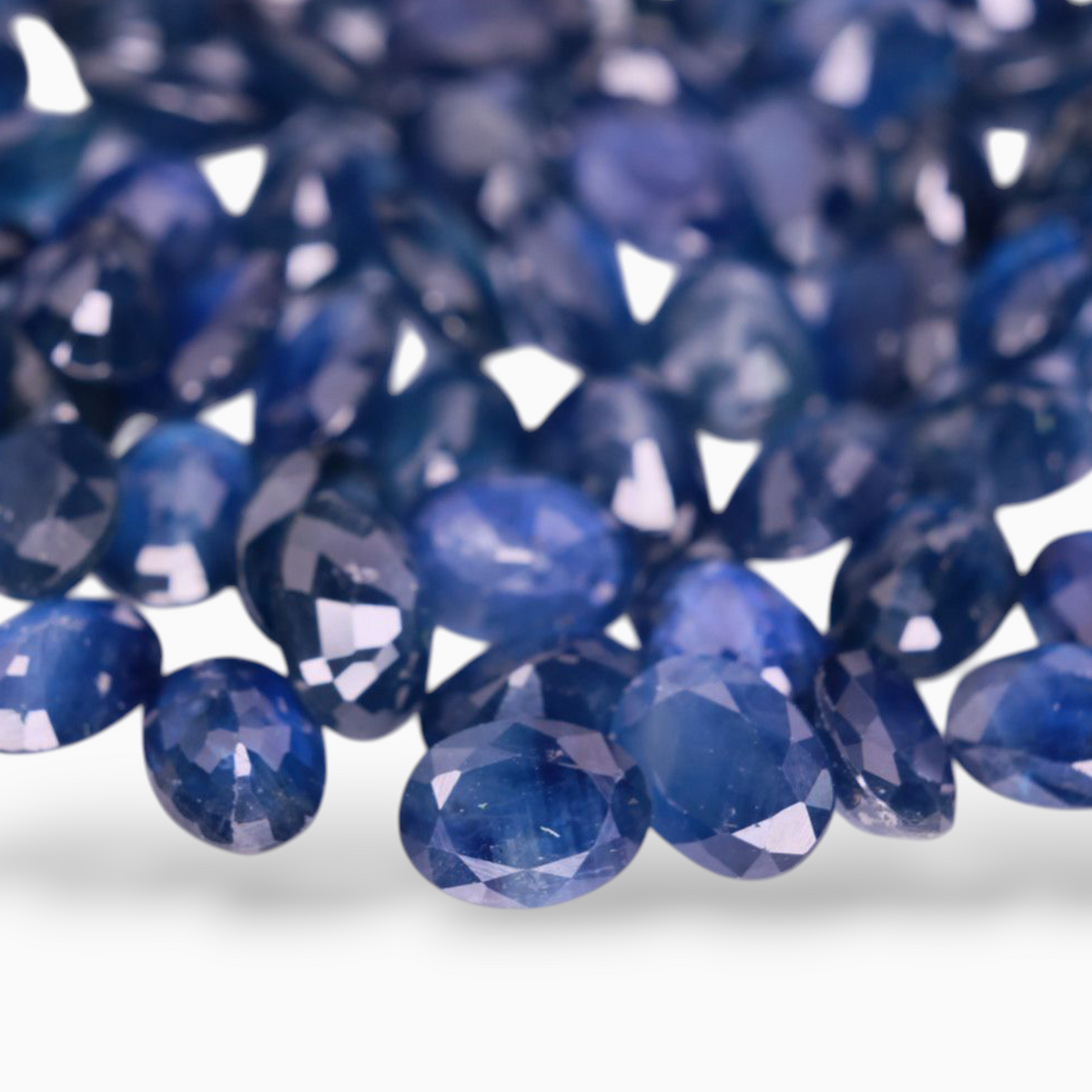 77.40 Carats Blue Sapphire in Oval Shape & 7x5mm Size