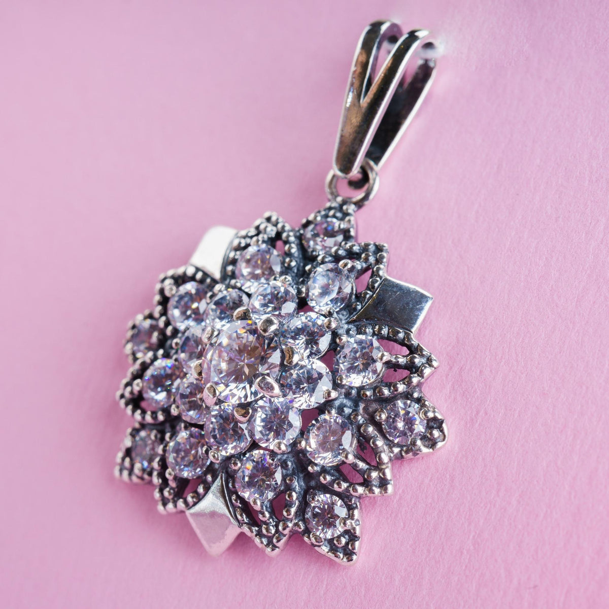 White Zarcone Silver Flower Pendant (PEN0141)