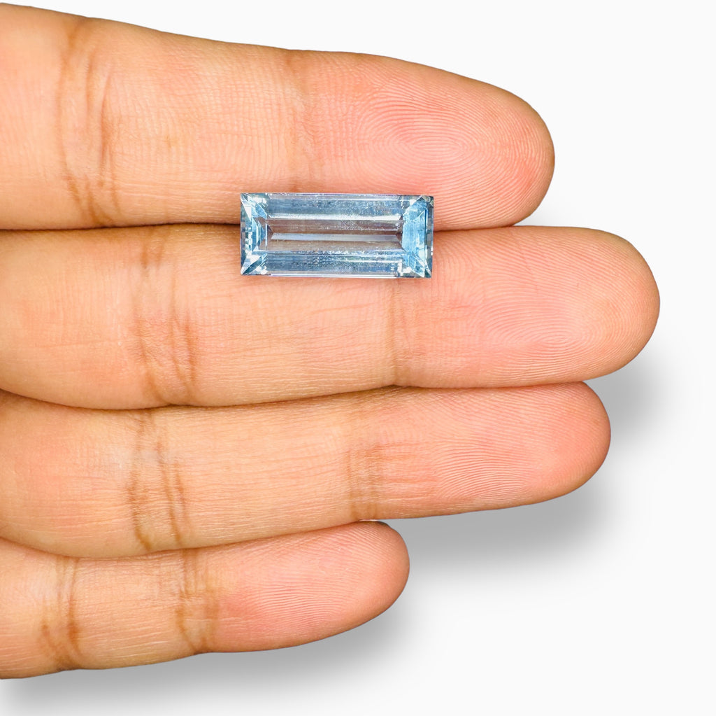 Natural Aquamarine Stone 6.92 Carats SkyBlue Color Baguette Shape Size 18X7.5mm