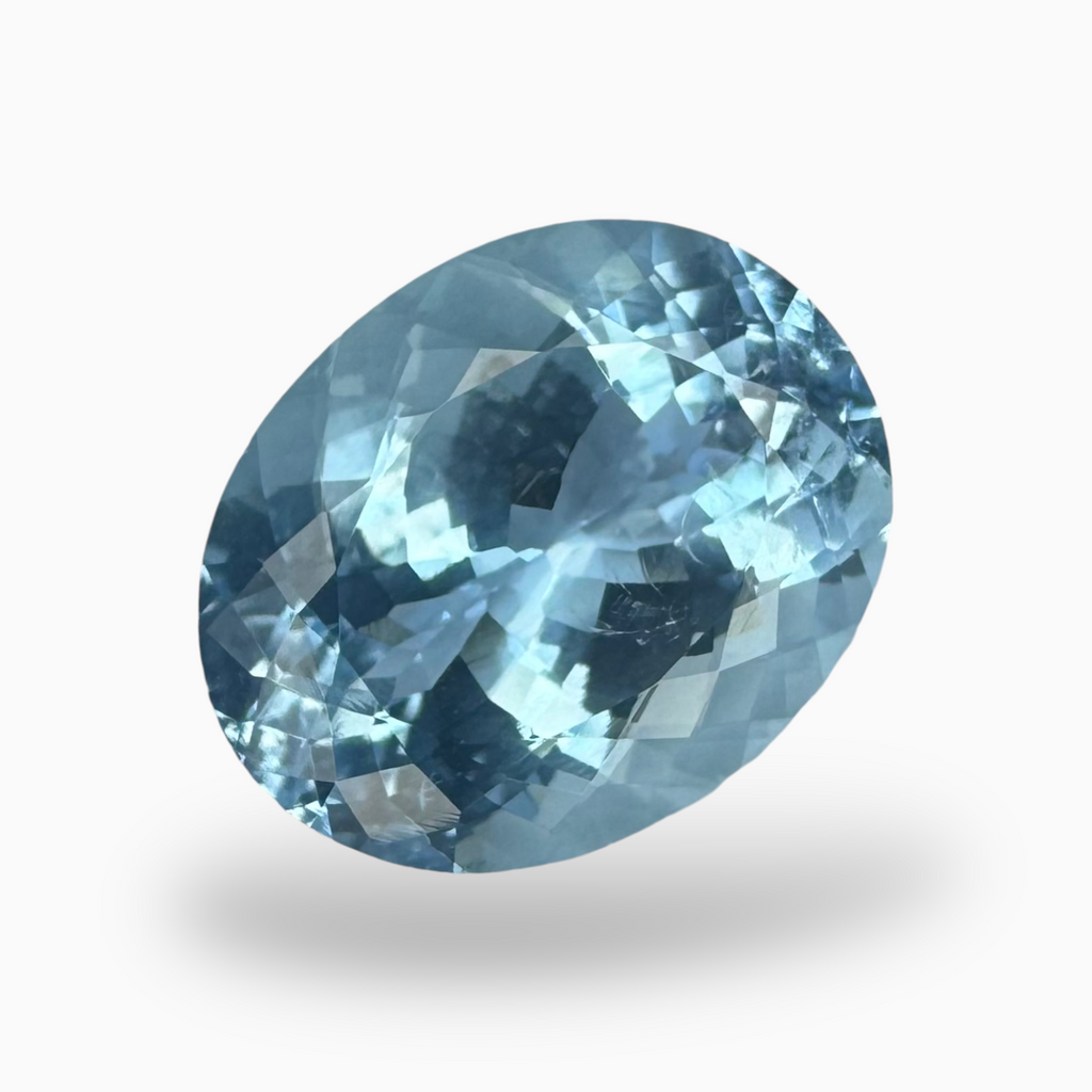 Natural DeepSkyBlue Aquamarine Stone 7.52 Carats Oval Shape Size 15X12mm