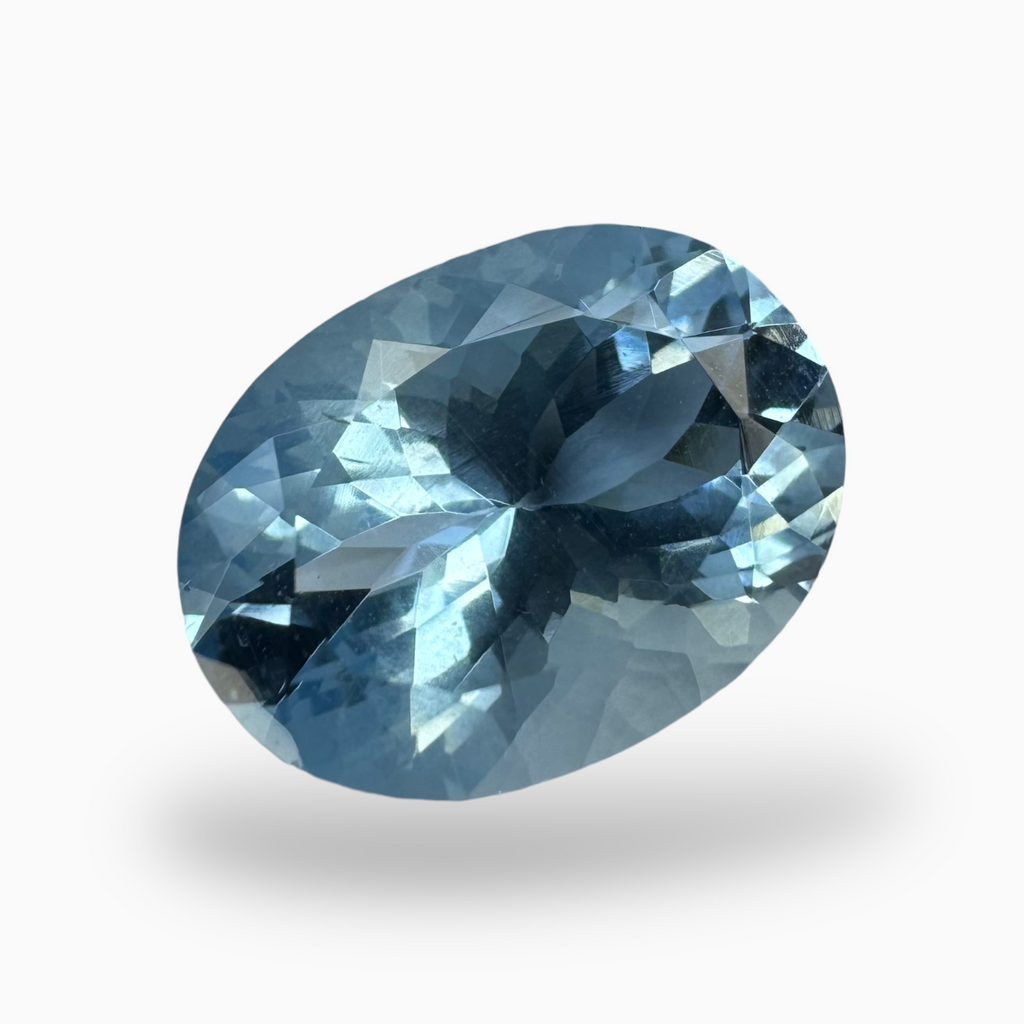 Natural Aquamarine Stone 4.94 Carats Oval Shape 12.3 x 9.8 mm