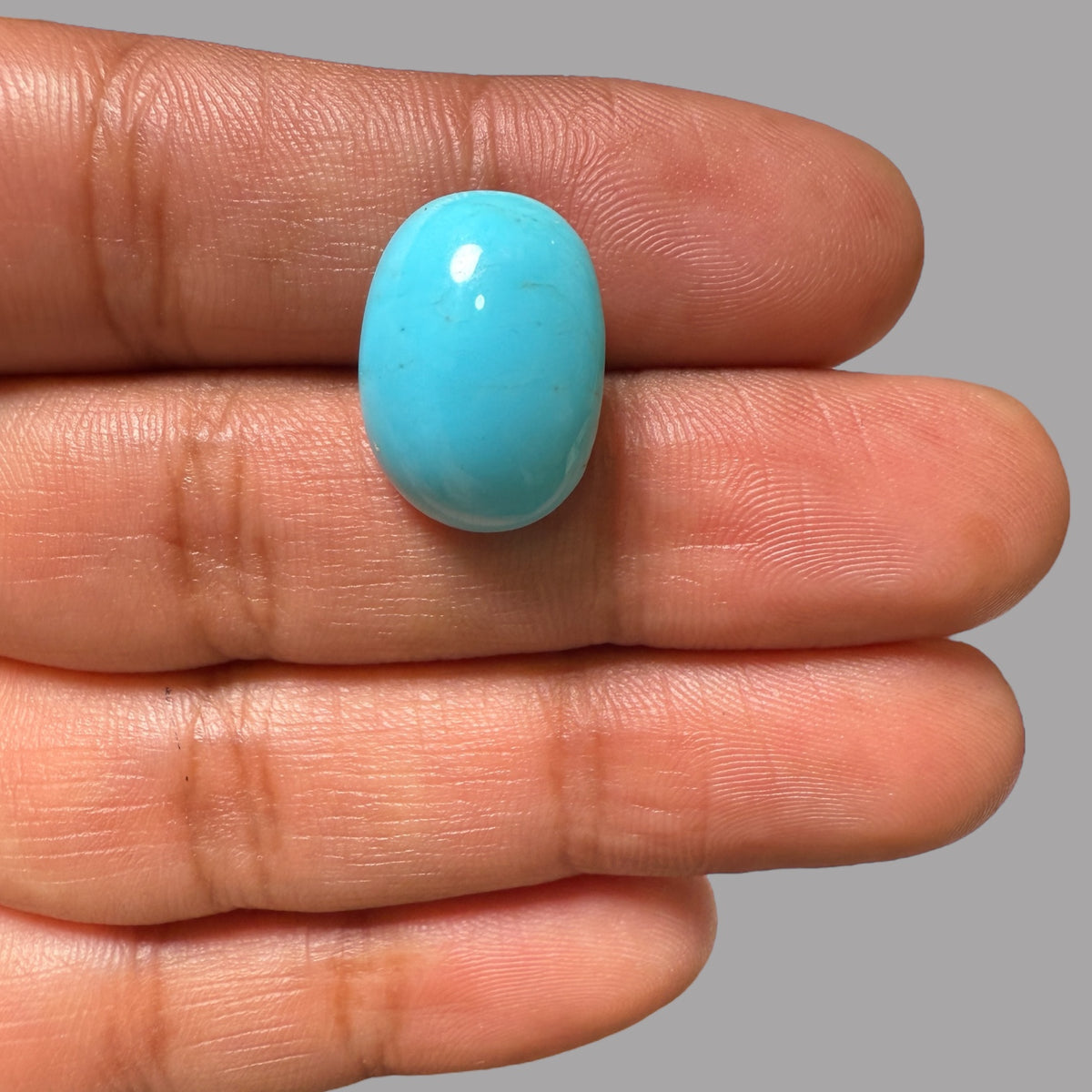 Arizona Turquoise Stone Oval Cabochon 14.02 Carats 18.9 x 13.2 x 9.1 mm