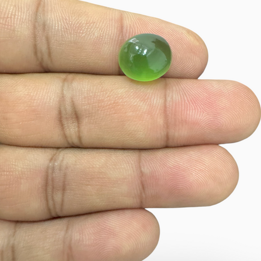 Natural Green Aventurine Stone in Oval Shape 6.78 Carats Size 12.5X10.5mm Indian Origin