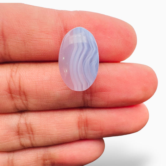 Blue lace Agate (Aqeeq) Oval Caochon 17.10 Carats