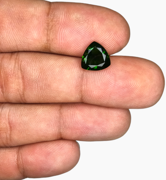 Natural Chrome Diopside Stone From Africa in Oval Shape 2.10 Carats Size 9x9mm