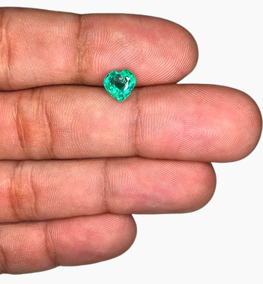 Natural Zambian Emerald Stone 1.17 Carats Heart Shape Size 7x7mm