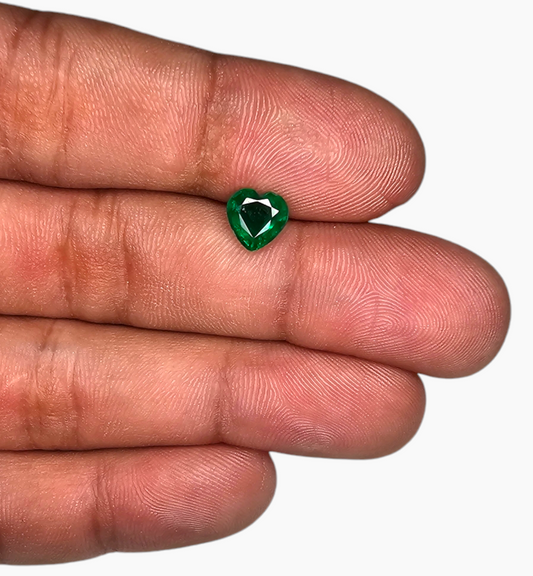 Natural Zambian Emerald Stone 1.21 Carats Heart Shape Size 7.3x7.2mm