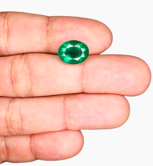 Natural Zambian Emerald Stone 4.66 Carat Oval Shape Size 11.7x9mm