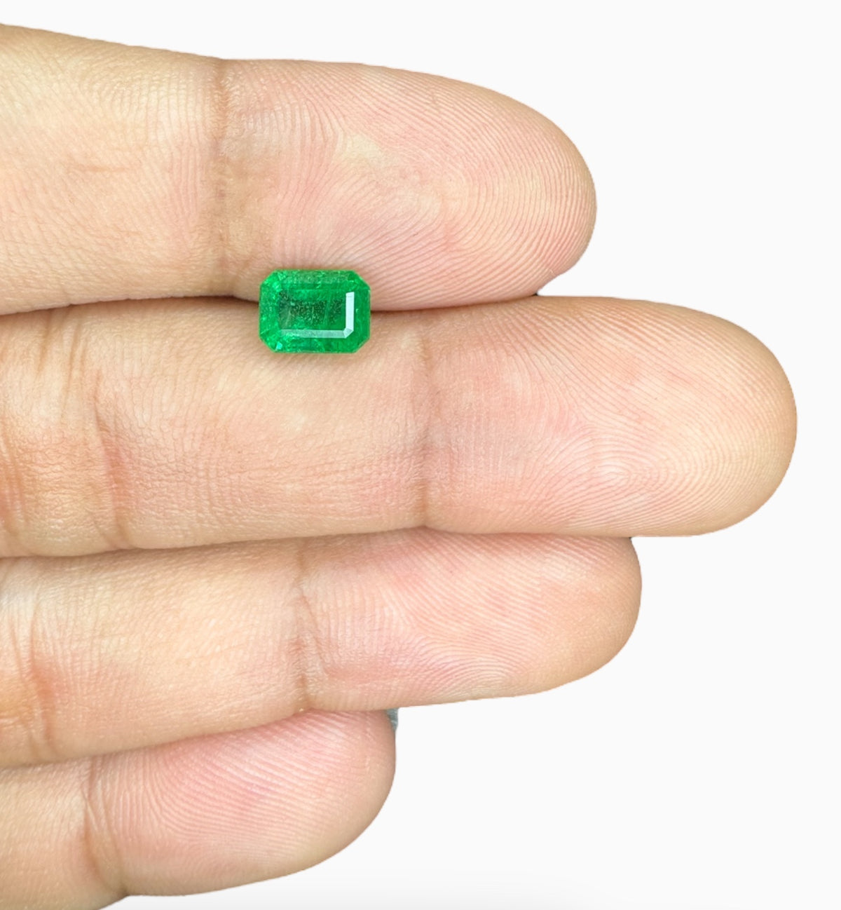Emerald Stone 1.30 Carats 7.3 X 5.4 mm From Zambia