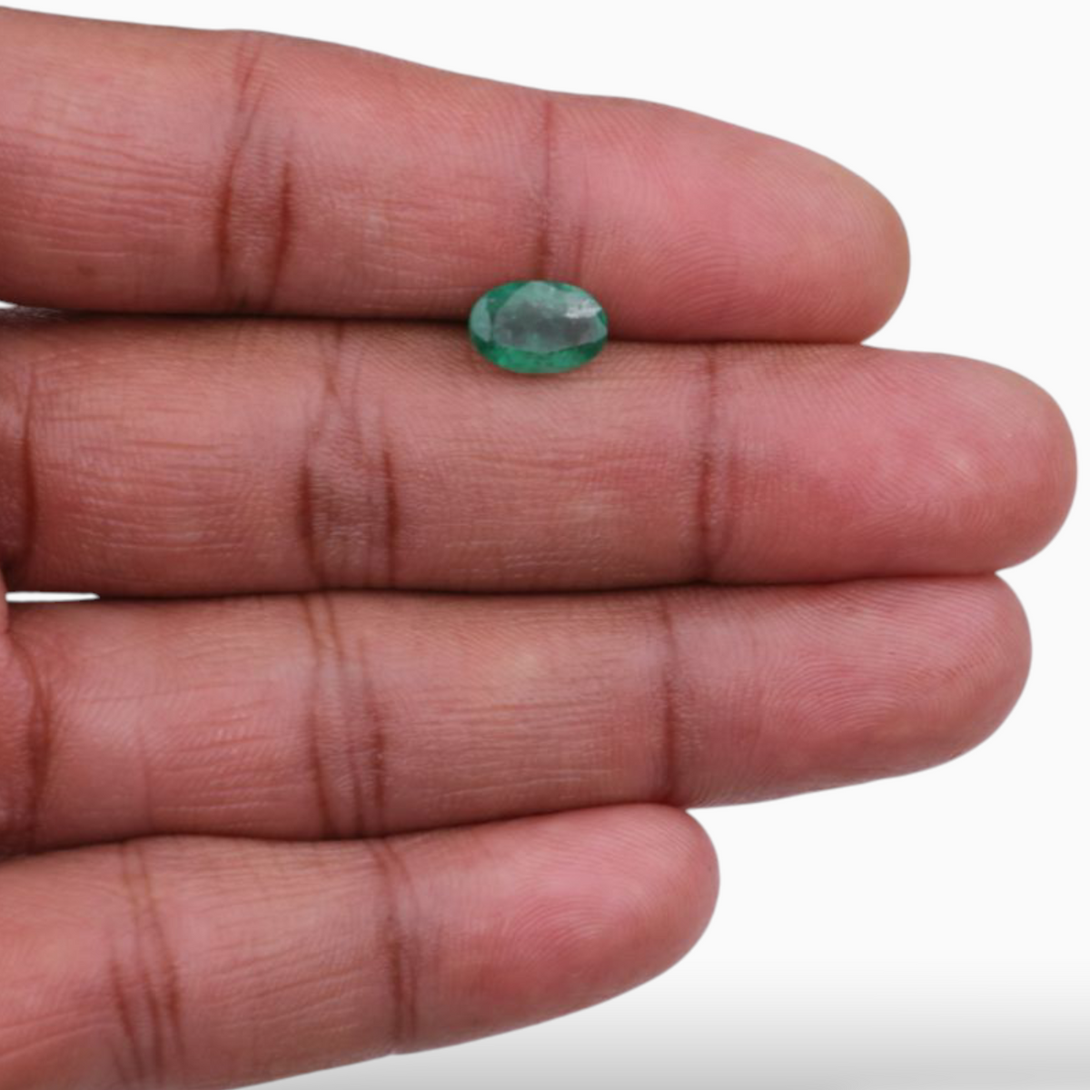 1.57 Carats Green Emerald Gemstone In Oval Shape & Size 9.7x6.4mm