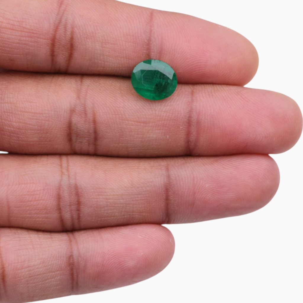 Natural Emerald For Sale Oval Shape 3.29 Carats 11x9.5mm Size