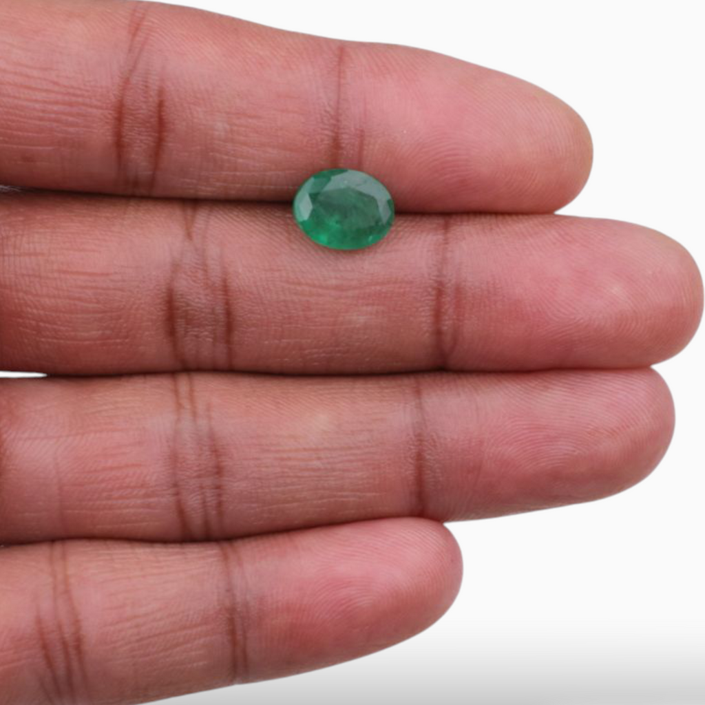 2.55 Carats Emerald Stone In Oval Shape & Size 10.6x8.3mm