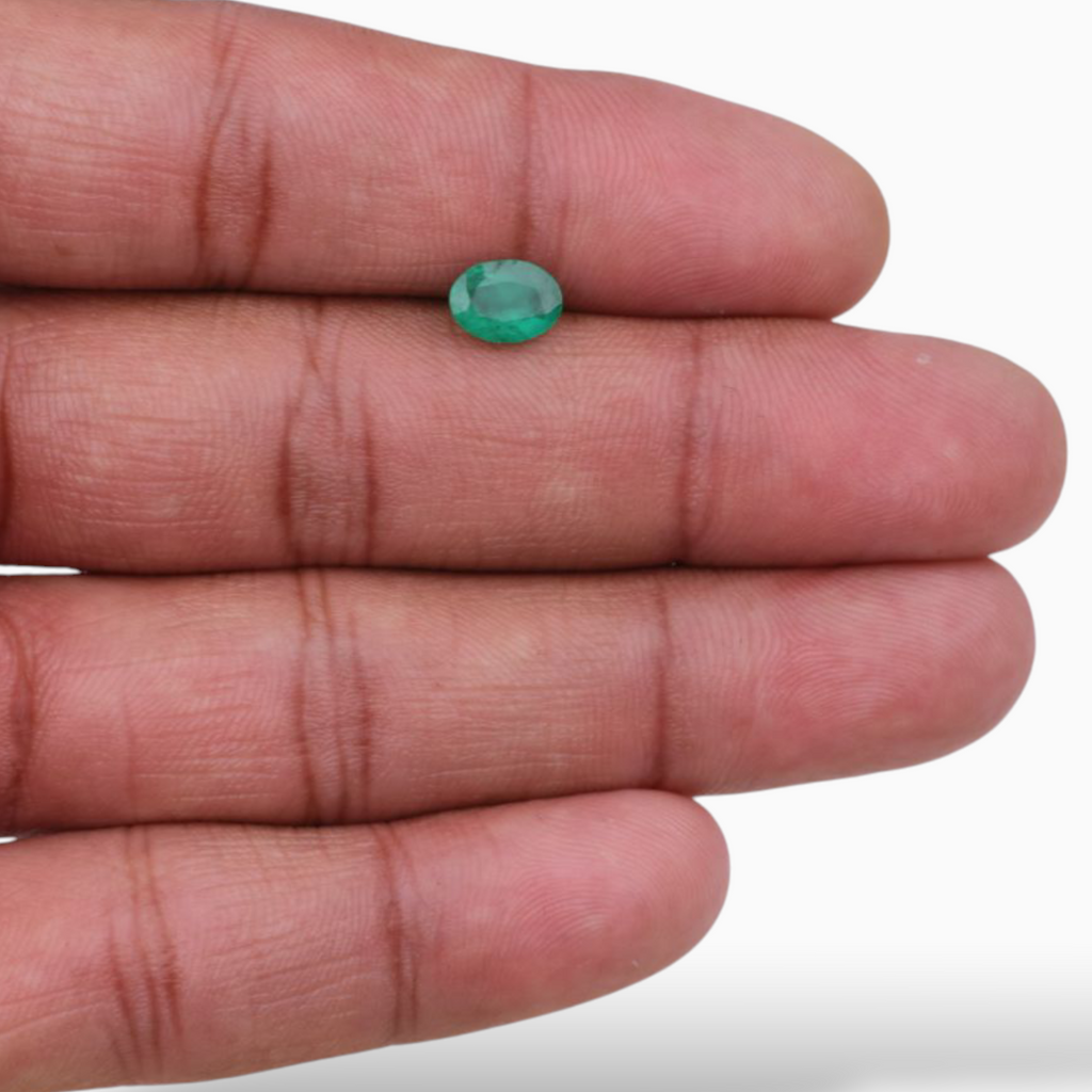 Oval Shape Natural Emerald Stone 0.91 Carats & 7.8x5.7mm Size