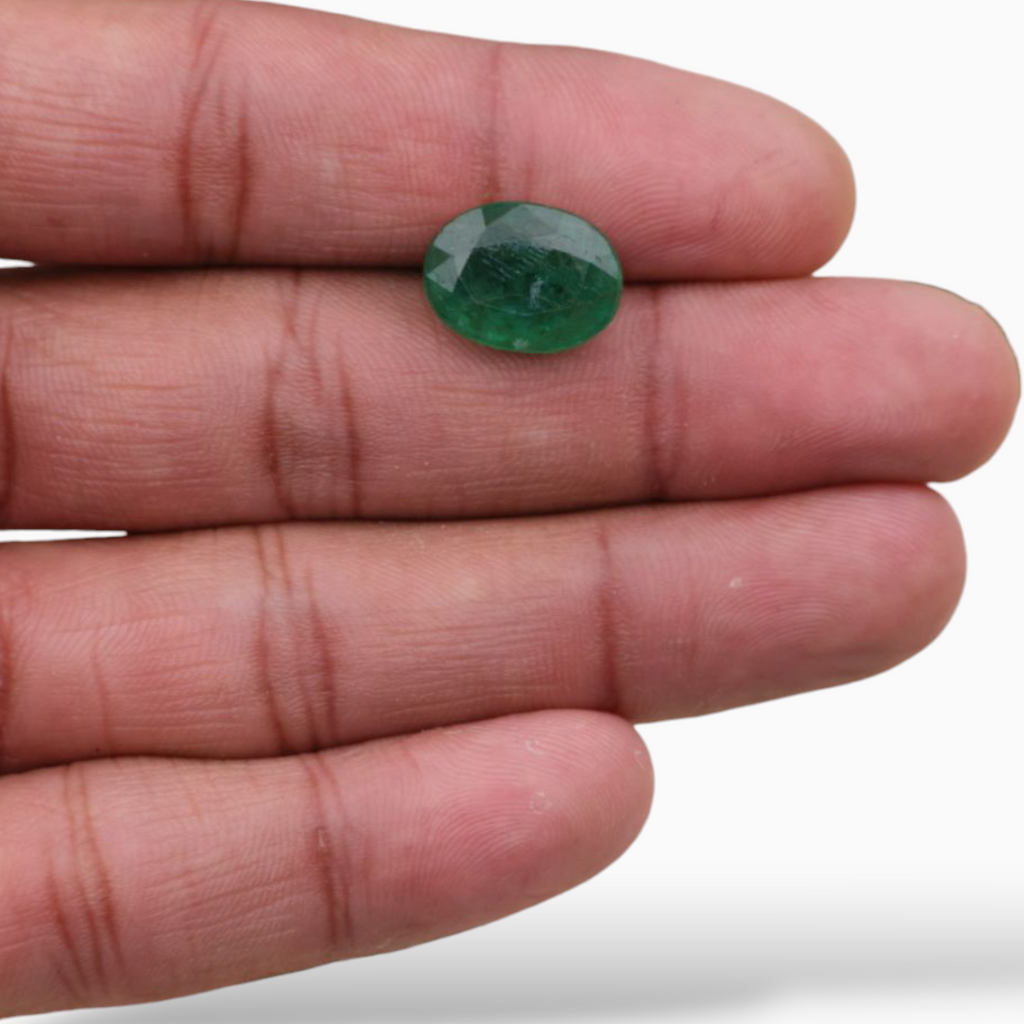 Buy Online Natural Emerald Stone Oval Shape 6.72 Carats 14.5x10.8mm Size