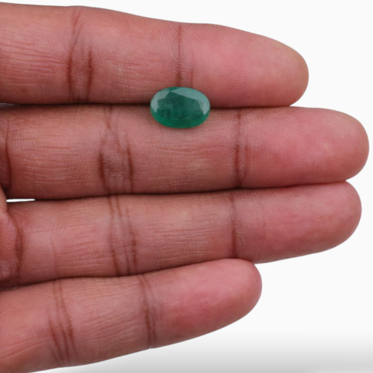 3.11 Carats Emerald Gemnstone In Oval Shape & Size 12.1x8.3mm