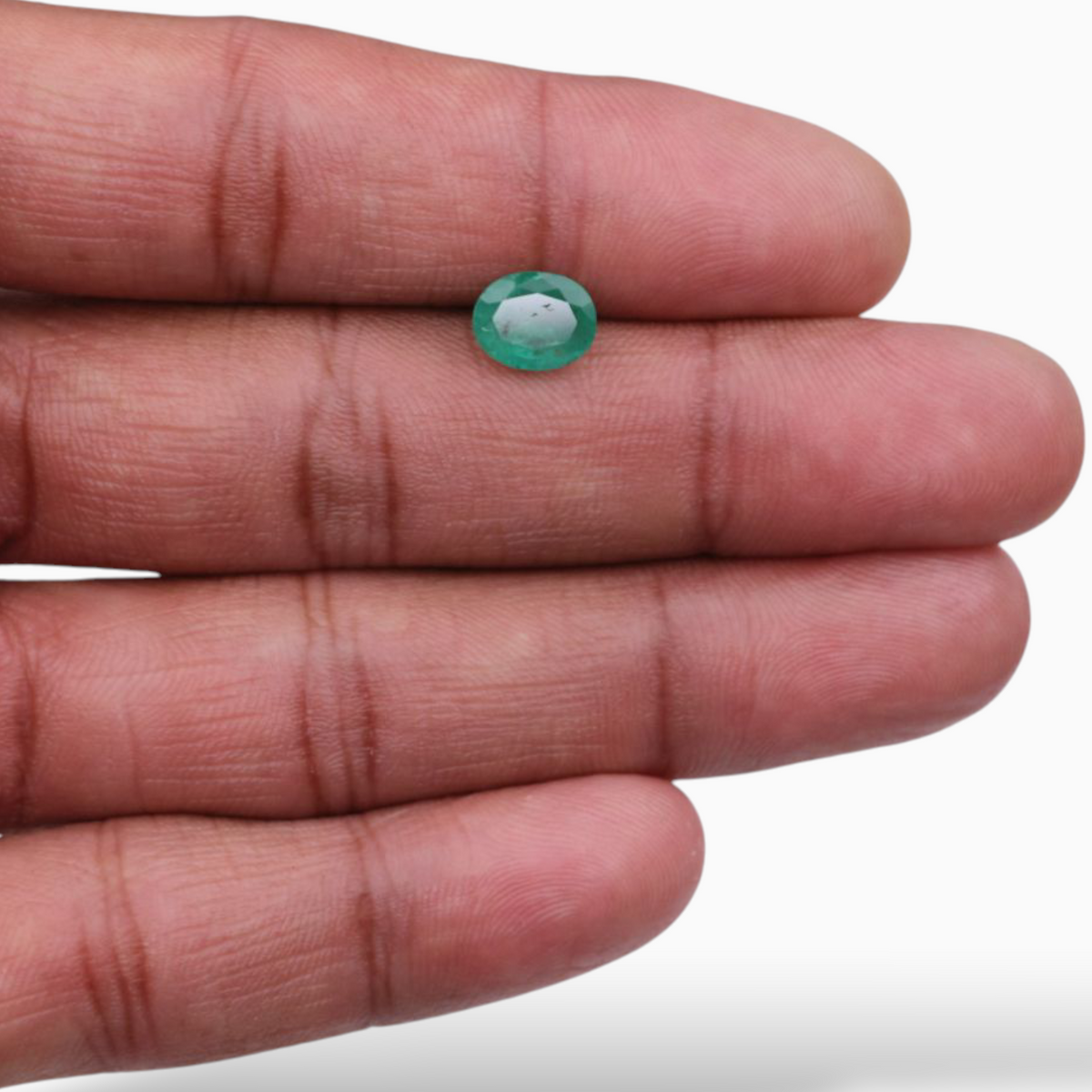 1.70 Carats Green Emerald Stone In Oval Shape 8.5x6.8mm Size