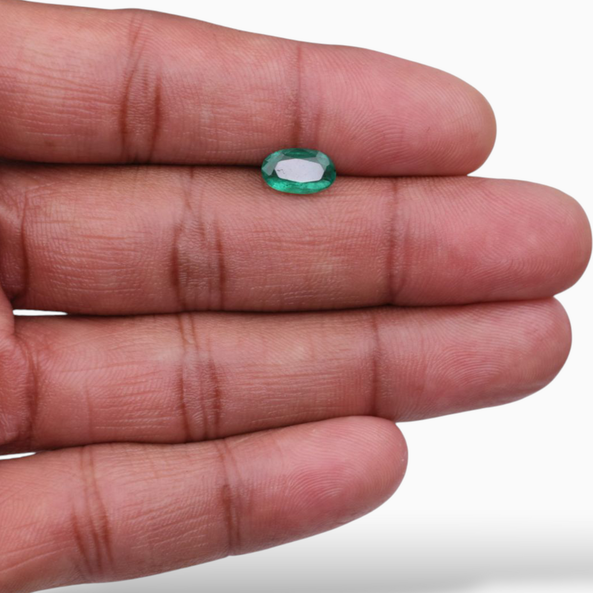 1.30 Carats  Zambian Emerald Gemstone In Oval Shape 9.5x5.8mm Size