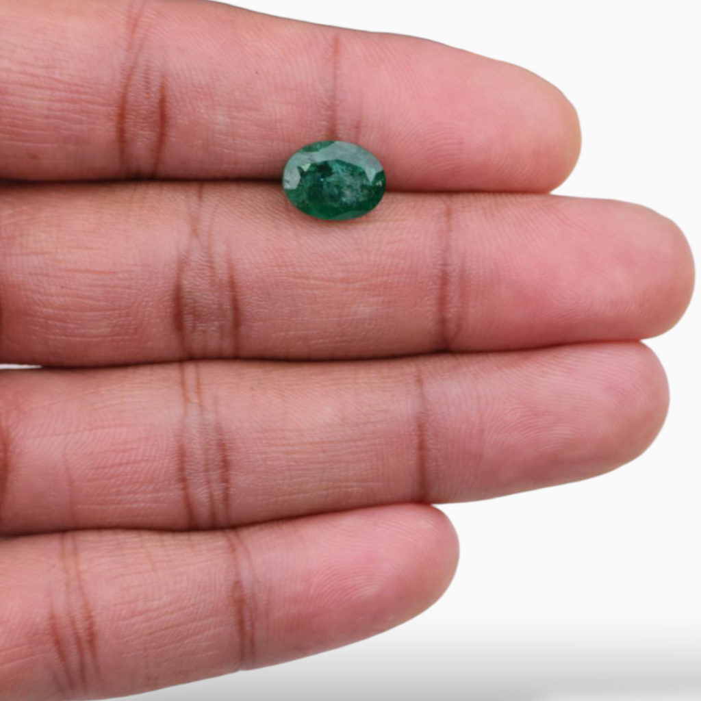Emerald Gemstone For Sale Oval Shape 2.89 Carats 11x8.3mm Size