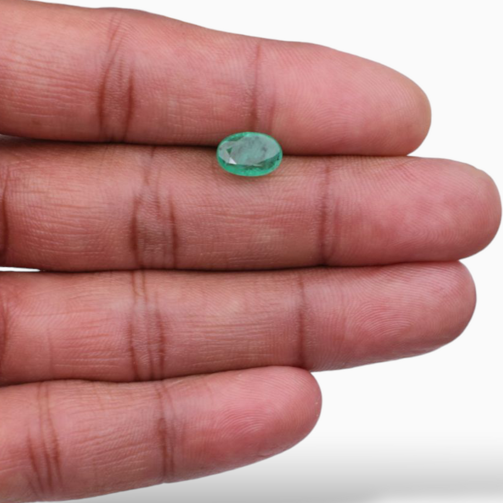Natural Green Emerald Stone In Oval Shape 1.82 Carats 9.7x6.6mm Size
