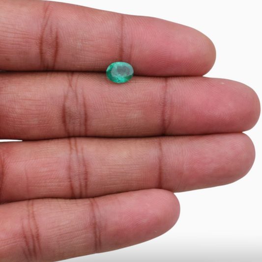 Buy Natural Emerald Stone In Oval Shape 0.86 Carats 7.6x5.7mm Size
